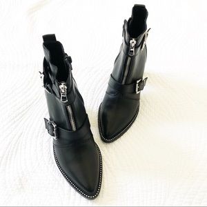 STEVE MADDEN-Halle Black Leather Ankle Boot size 7